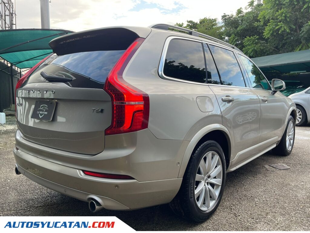 Volvo XC90 Momentum 7 Pas. 2017