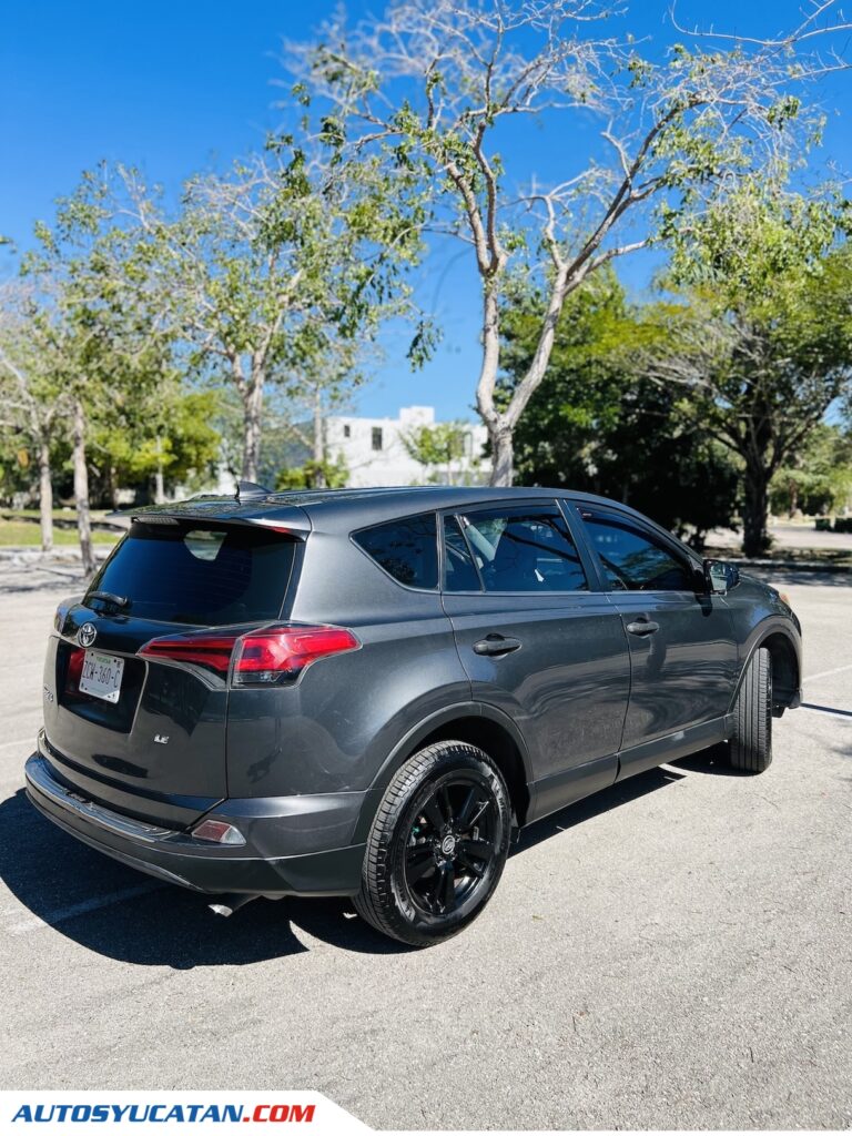 RAV4 2018 EQUIPADA, CONFIABLE Y CÓMODA!