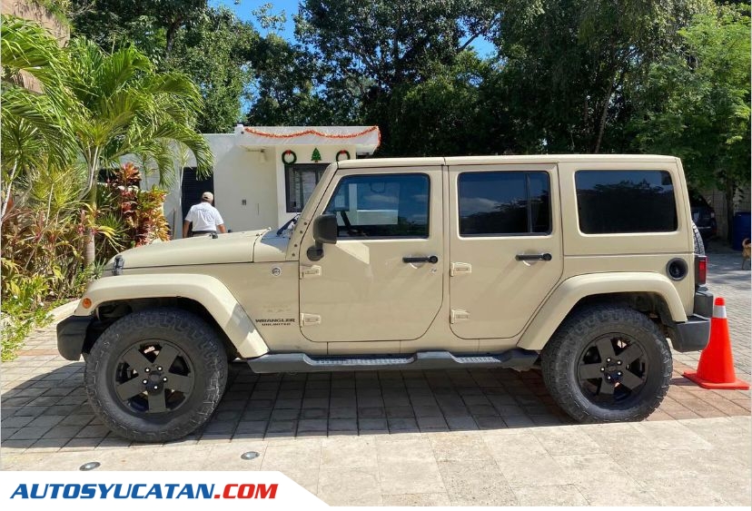 JEEP WRANGLER UNLIMITED SAHARA 4X4 (PLACAS QUINTANA ROO)