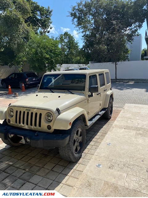 JEEP WRANGLER UNLIMITED SAHARA 4X4 (PLACAS QUINTANA ROO)
