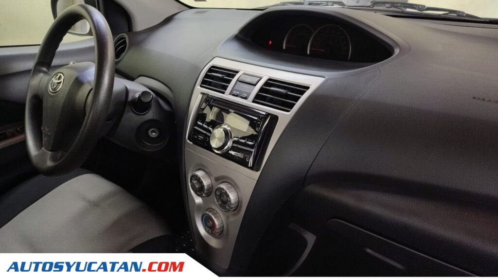 Yaris Premium 2015