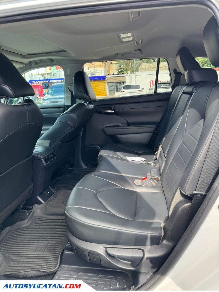 Toyota Highlander 2021