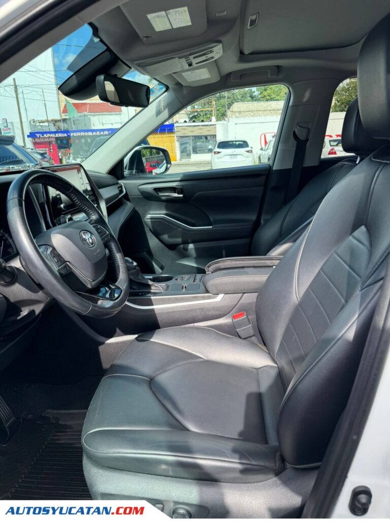 Toyota Highlander 2021