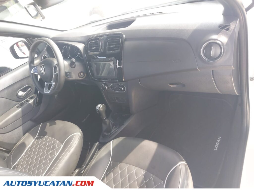 Renault Logan Intens 2024