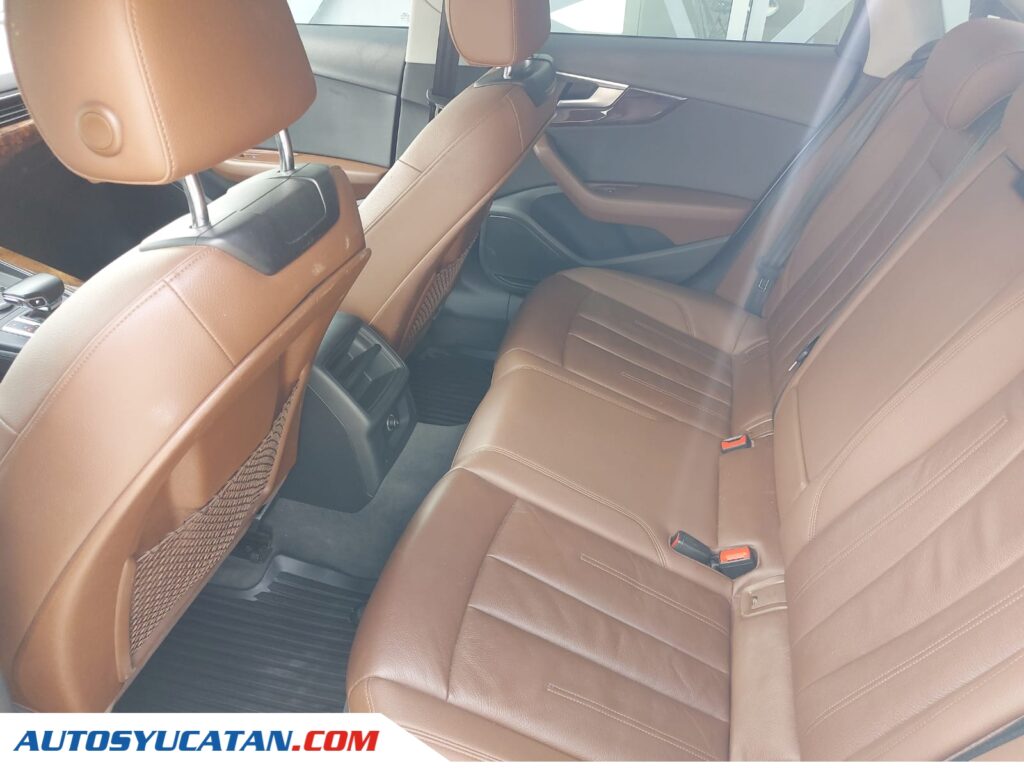 Audi A4 select 2019