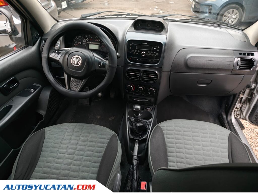 Chrysler RAM 700 Cabina y media 2016