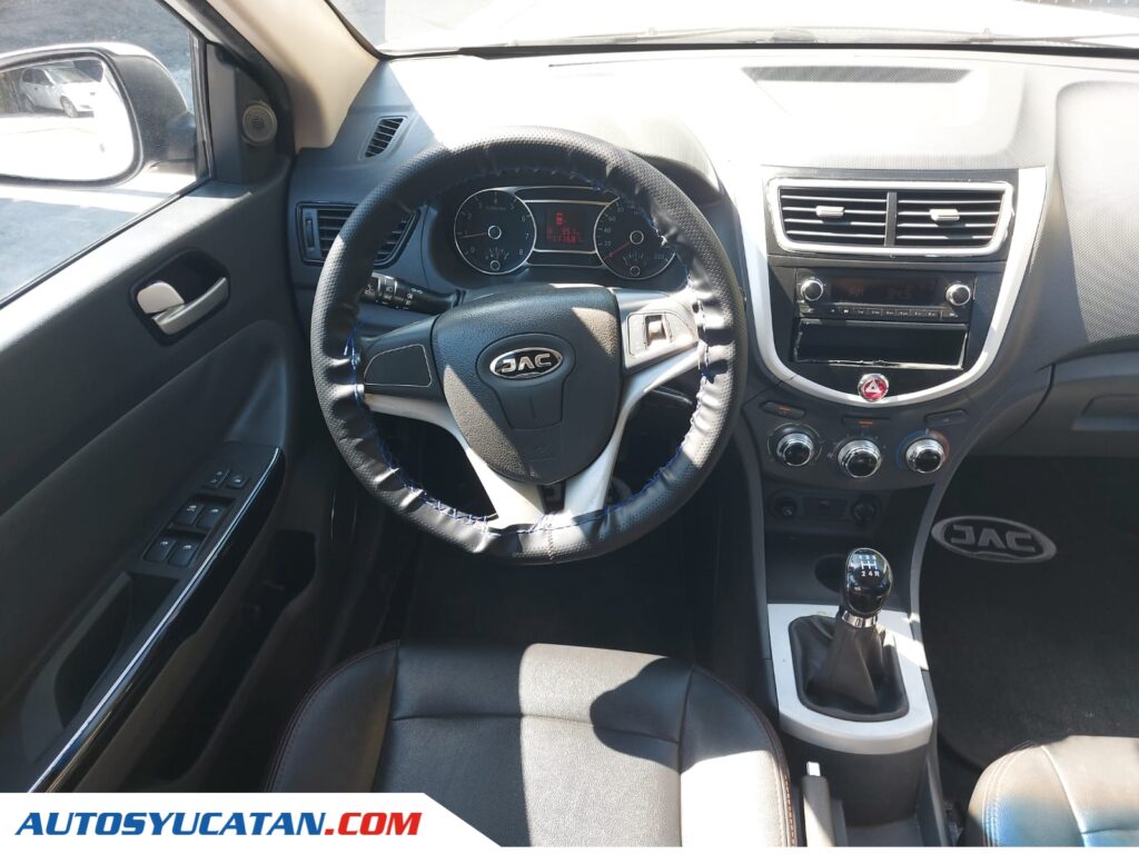 JAC J4 sedán 2018