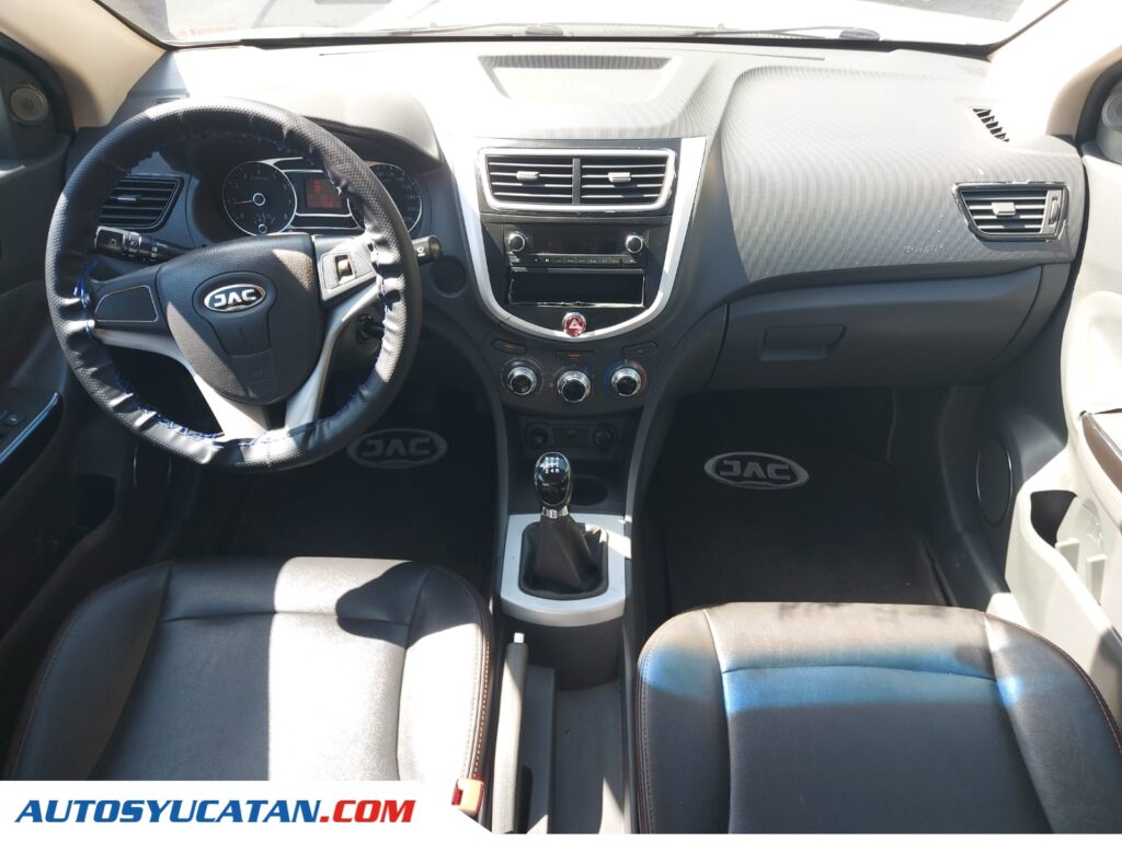 JAC J4 sedán 2018