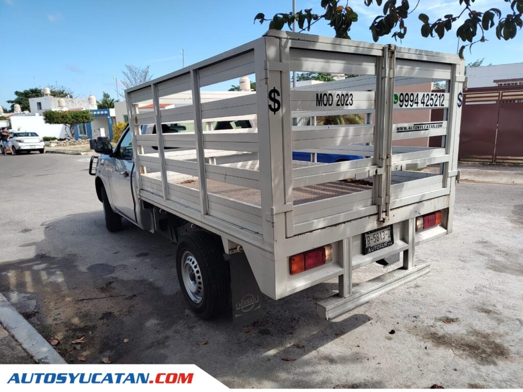 Nissan NP300 con Redillas 2023
