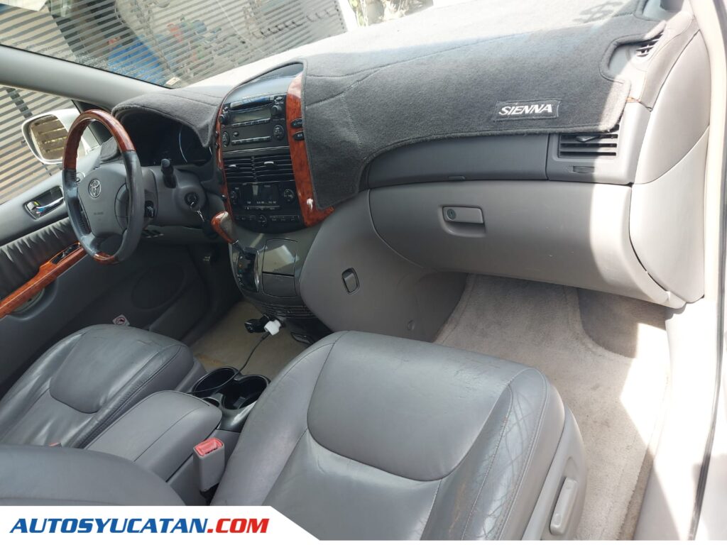 Toyota Sienna XLE Limited 2006