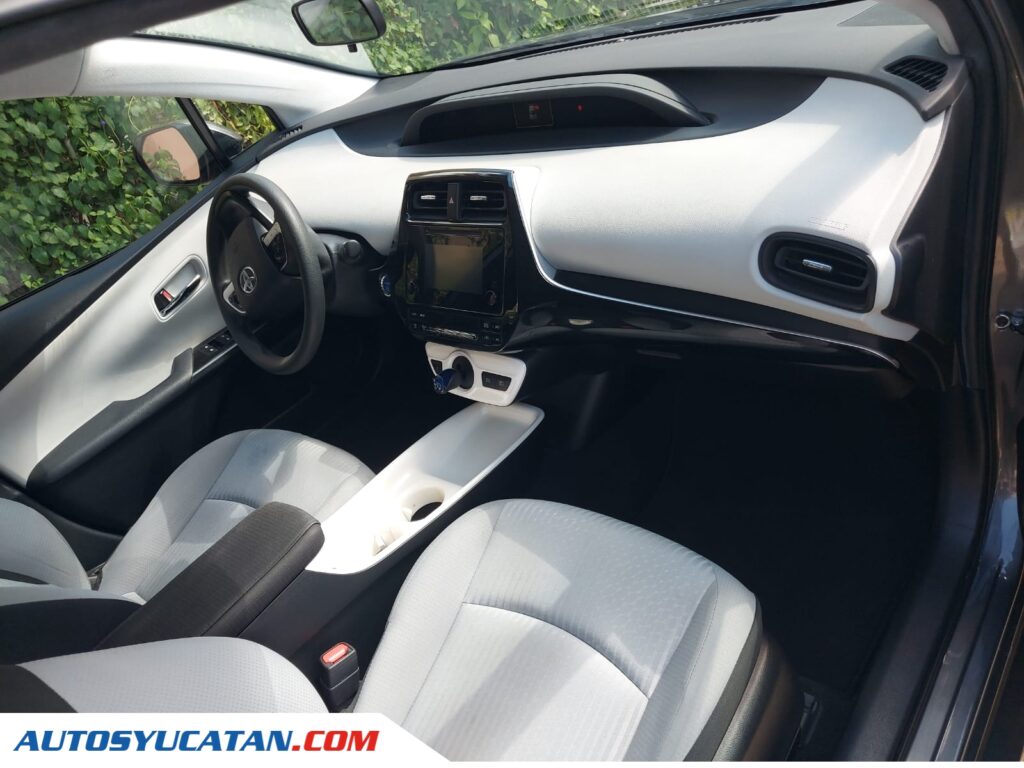 Toyota Prius Base 2018