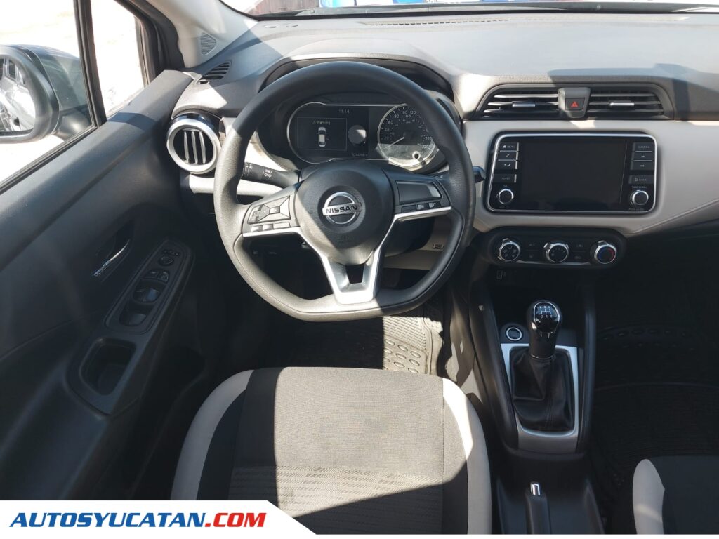 Nissan Versa Advance 2020 Standard