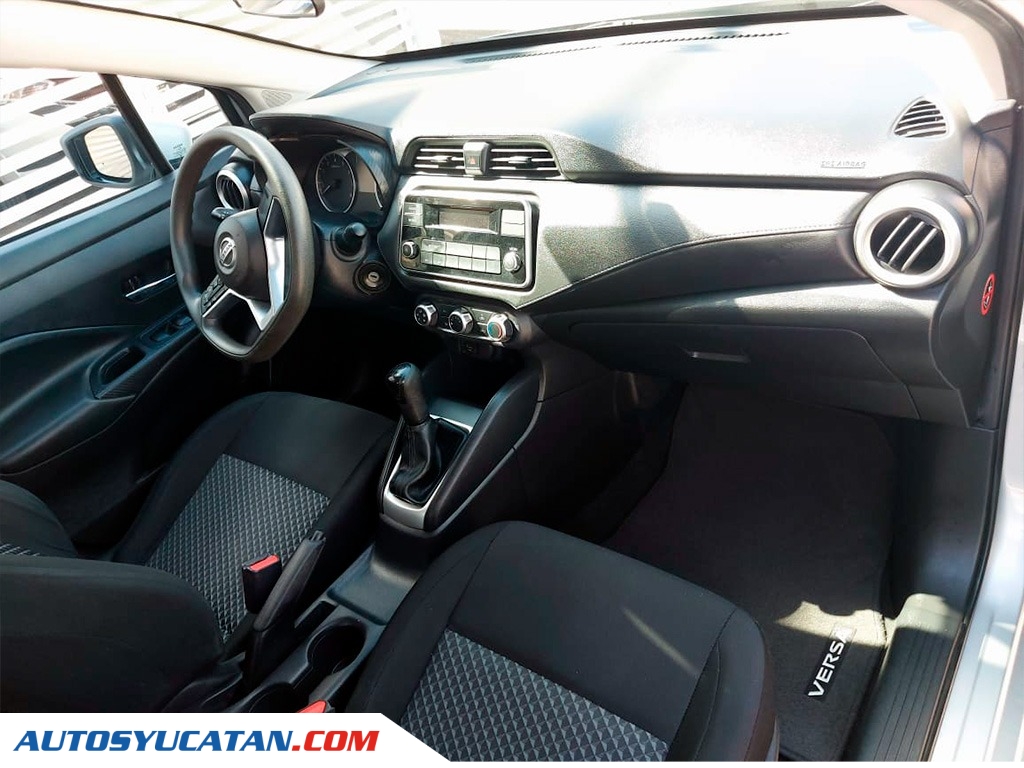 Nissan Versa 2021