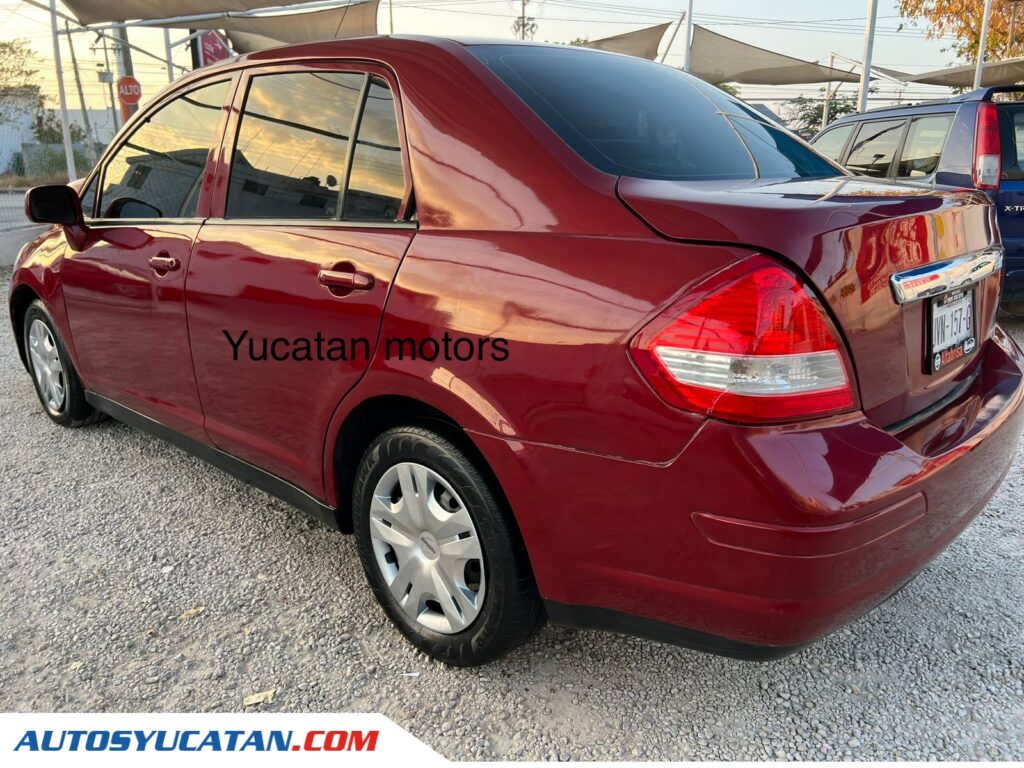 Nissan Tiida 2013