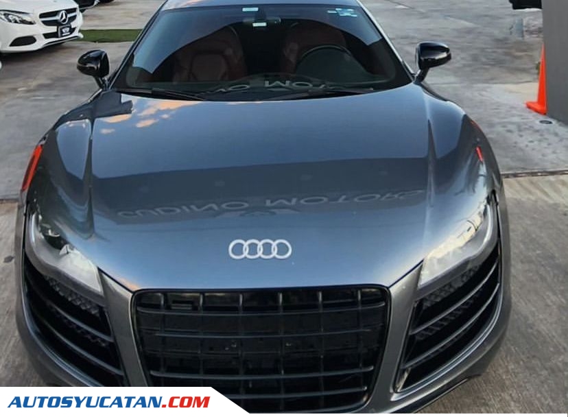 Audi R8 V10 Plus 2012