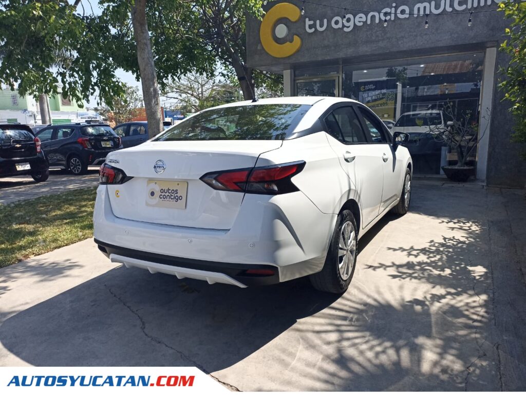 NISSAN VERSA