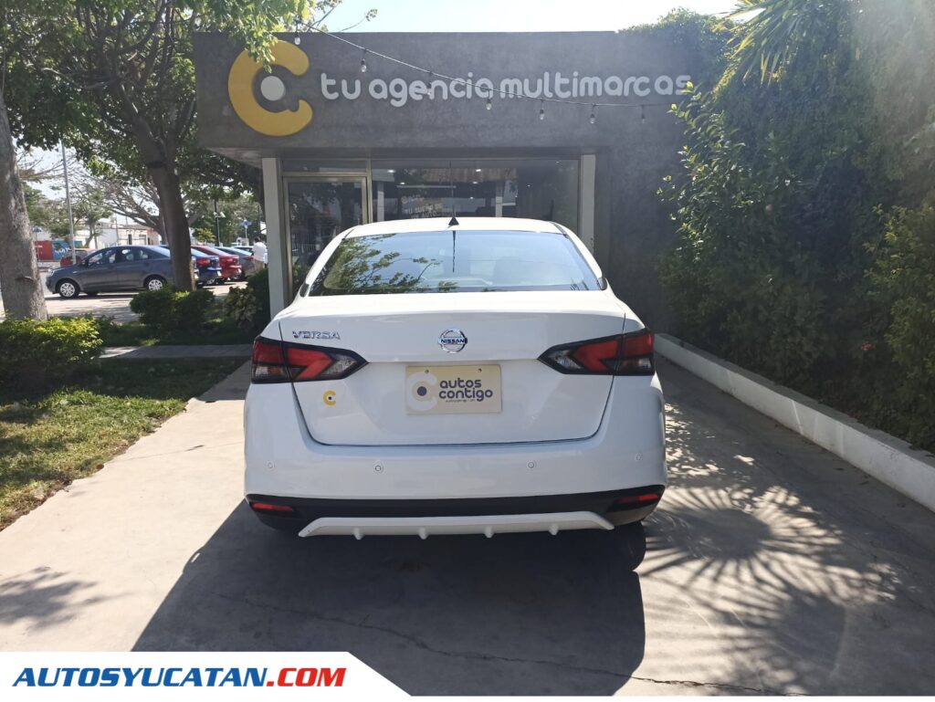 NISSAN VERSA