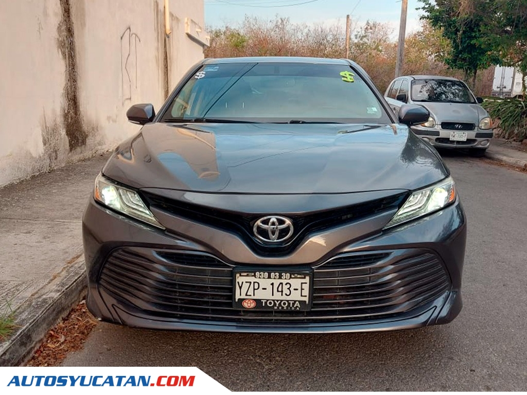 Toyota Camry XLE Navy 2019