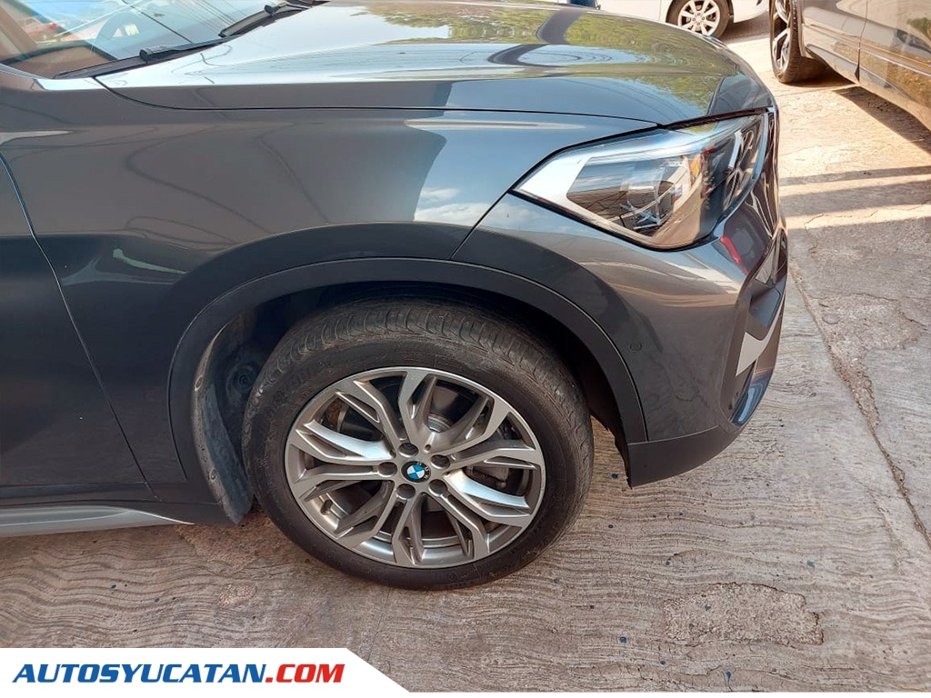 BMW X1 sDrive20iA Line Out 2020
