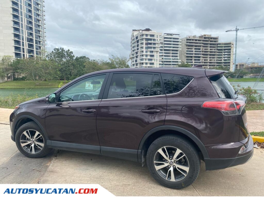 Toyota RAV4 XLE 2017