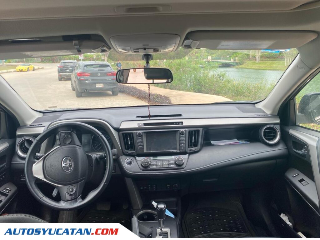 Toyota RAV4 XLE 2017