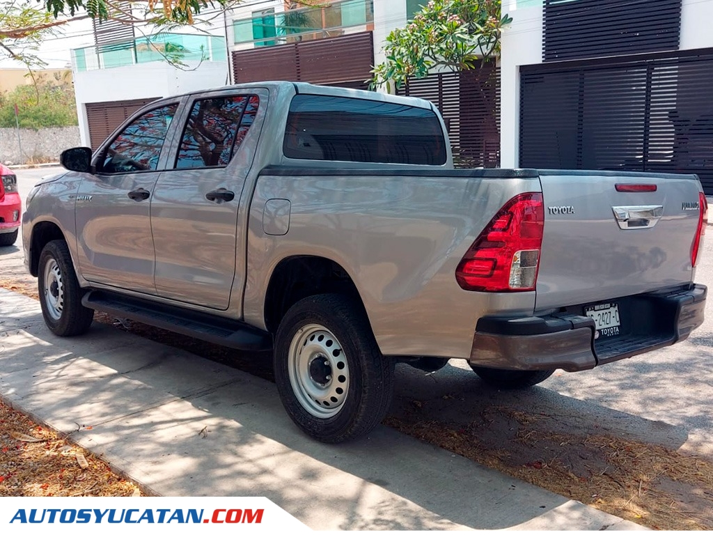 Toyota Hilux 4x2 2023