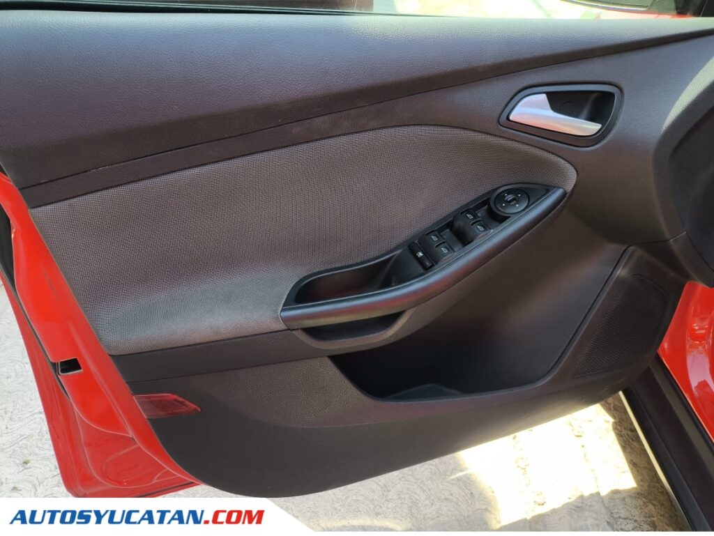 Ford Focus SE 2013