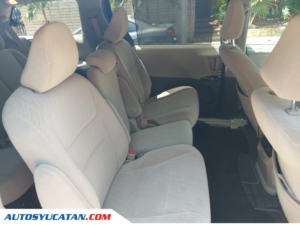 Toyota Sienna XLE 2019