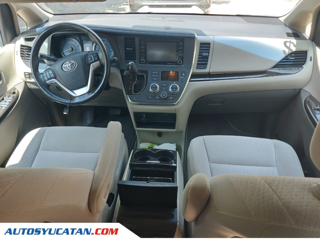 Toyota Sienna XLE 2019