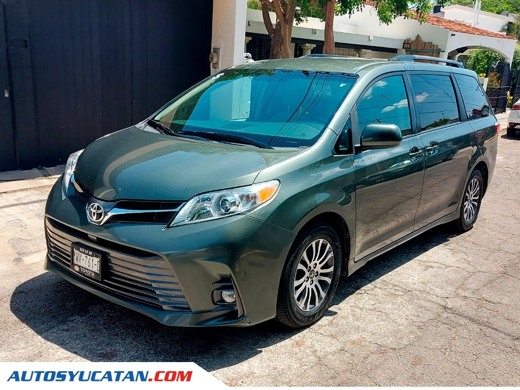 Toyota Sienna XLE 2019
