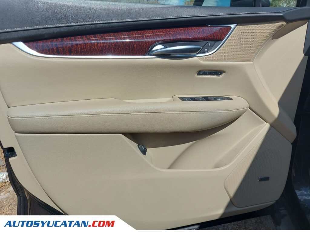 Cadillac XT5 Base V6 2017