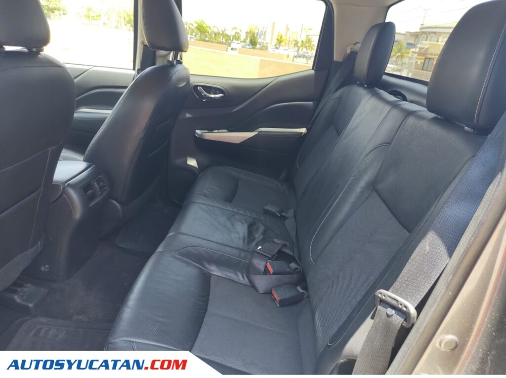 Nissan NP300 Frontier LE Midnight Edition 2019