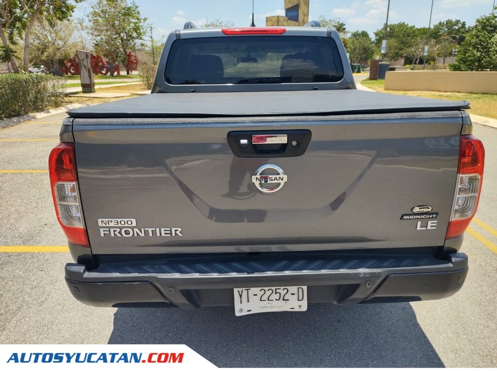 Nissan NP300 Frontier LE Midnight Edition 2019
