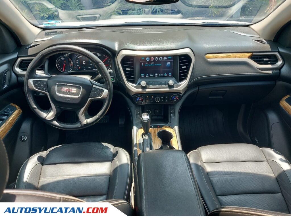 GMC Acadia Denali 2017