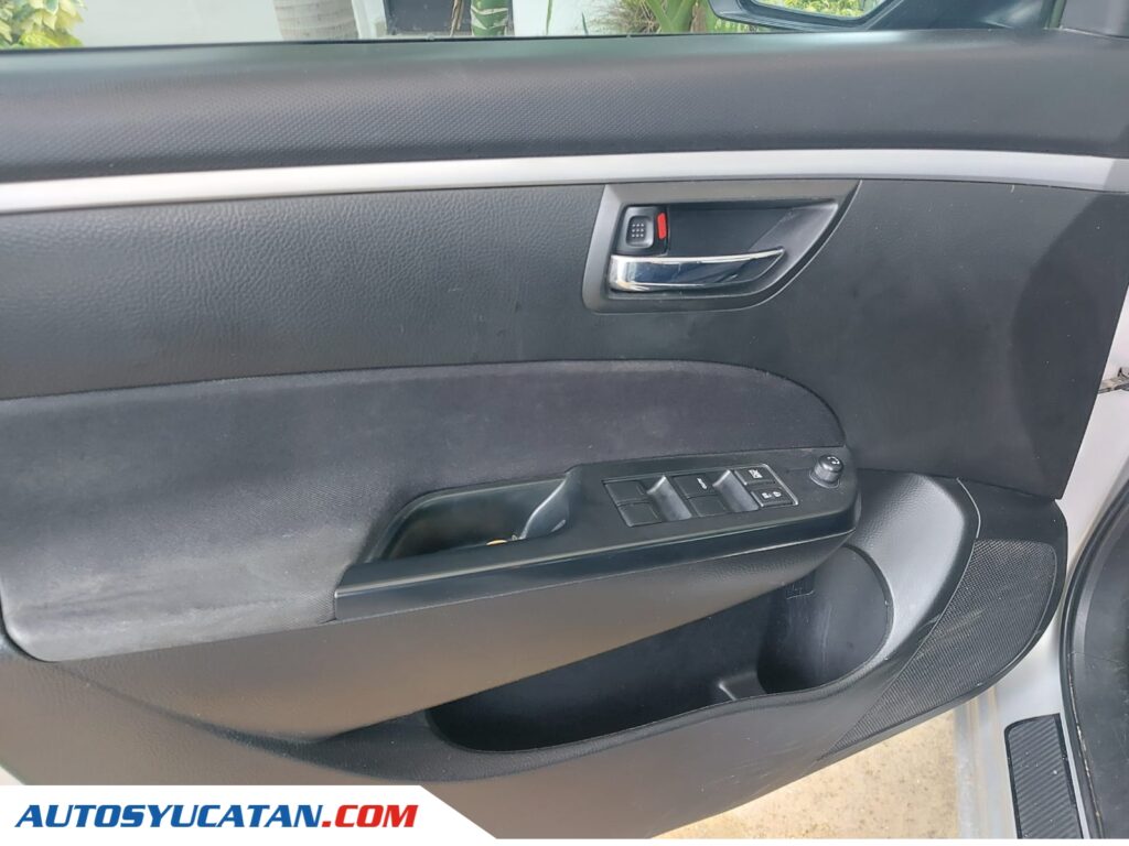 Suzuki Swift GLX TM 2013