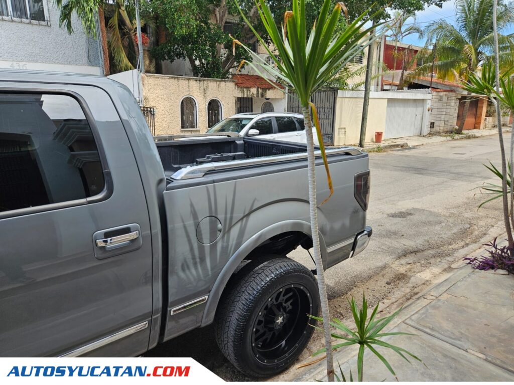Lincoln Mark LT 2012