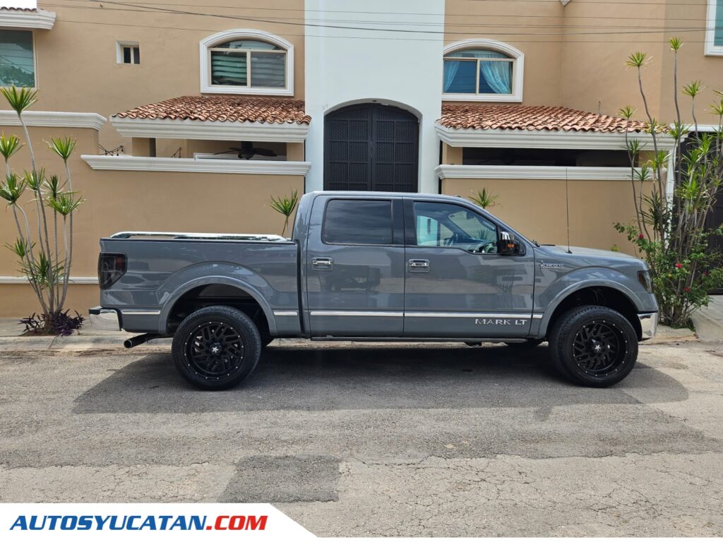 Lincoln Mark LT 2012