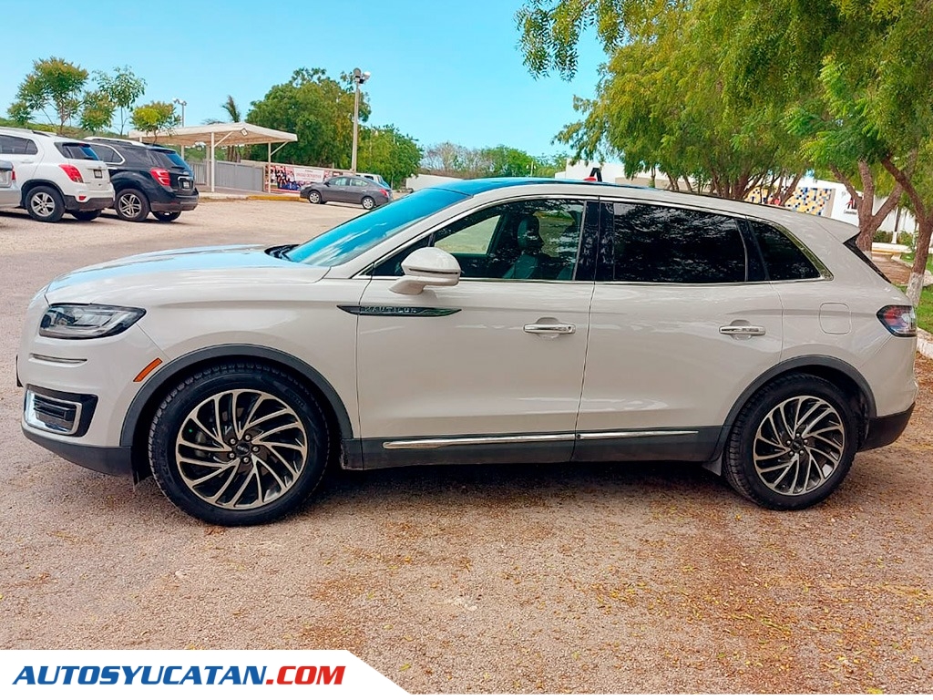 Lincoln Nautilus 2019