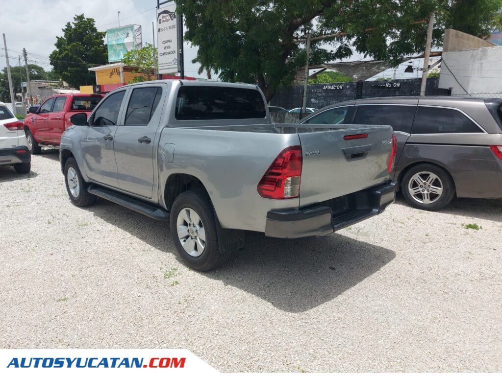 Toyota Hilux SR 2018
