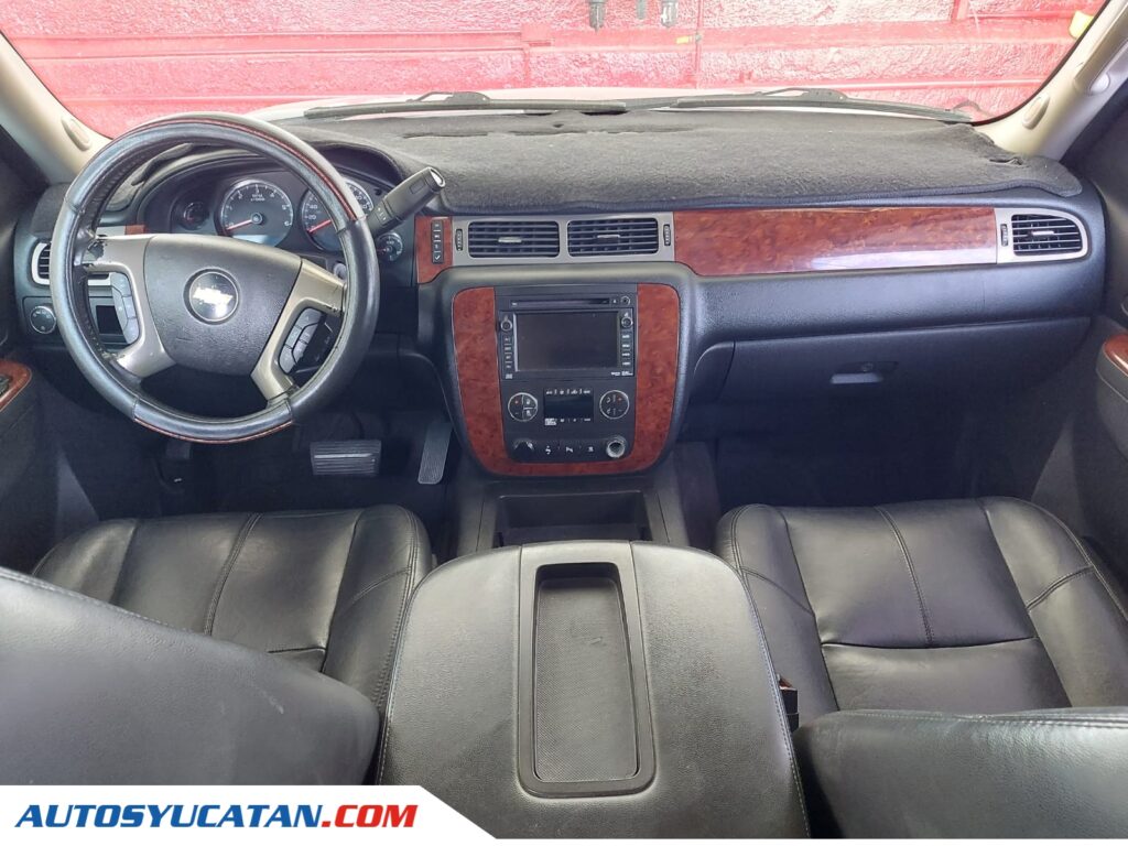 Chevrolet Suburban 2011
