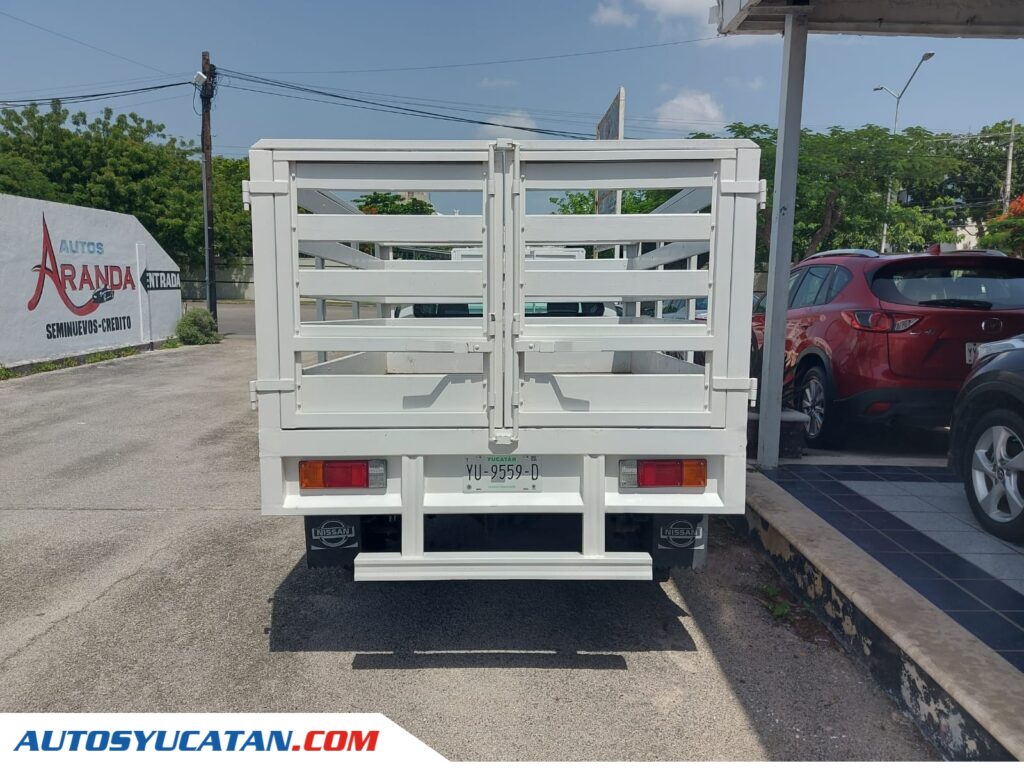 Nissan Estacas 2018