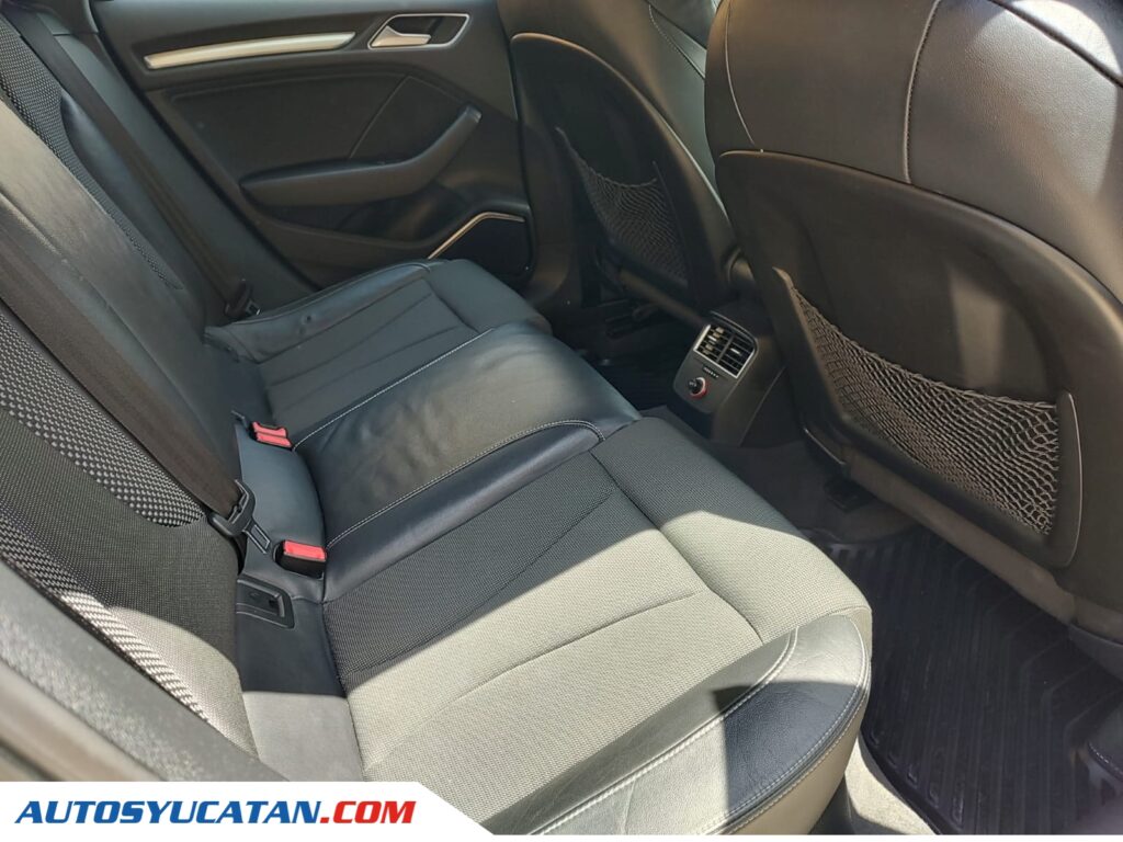Audi A3 S-Line motor 1.8 Turbo 2014