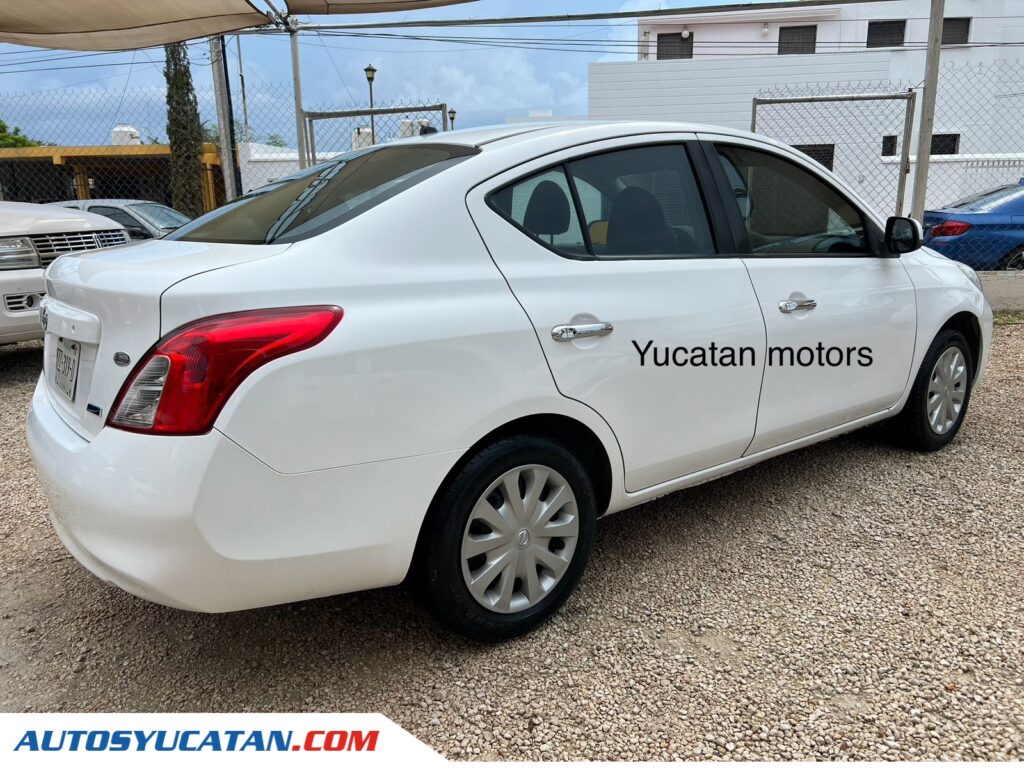 Nissan Versa 2012