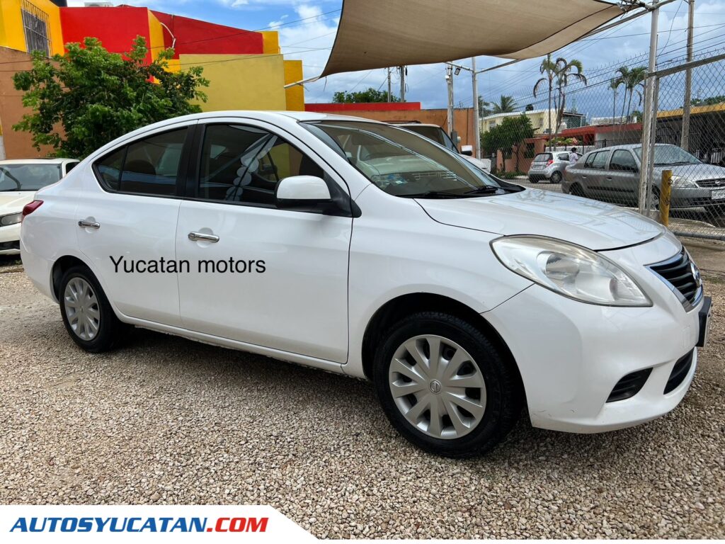 Nissan Versa 2012