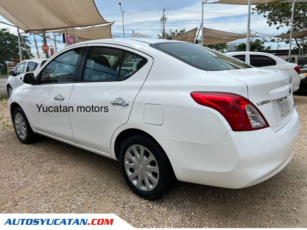 Nissan Versa 2012