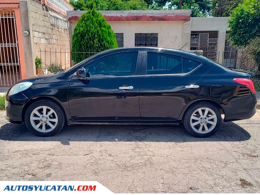 Nissan Versa Exclusive 2014