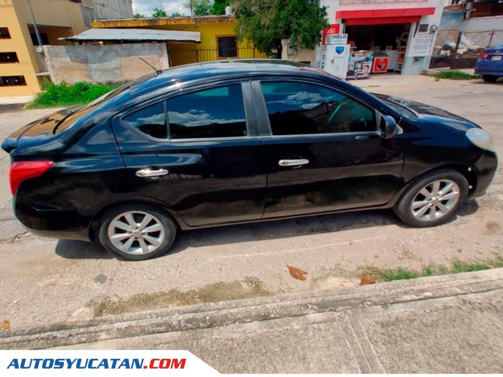 Nissan Versa Exclusive 2014