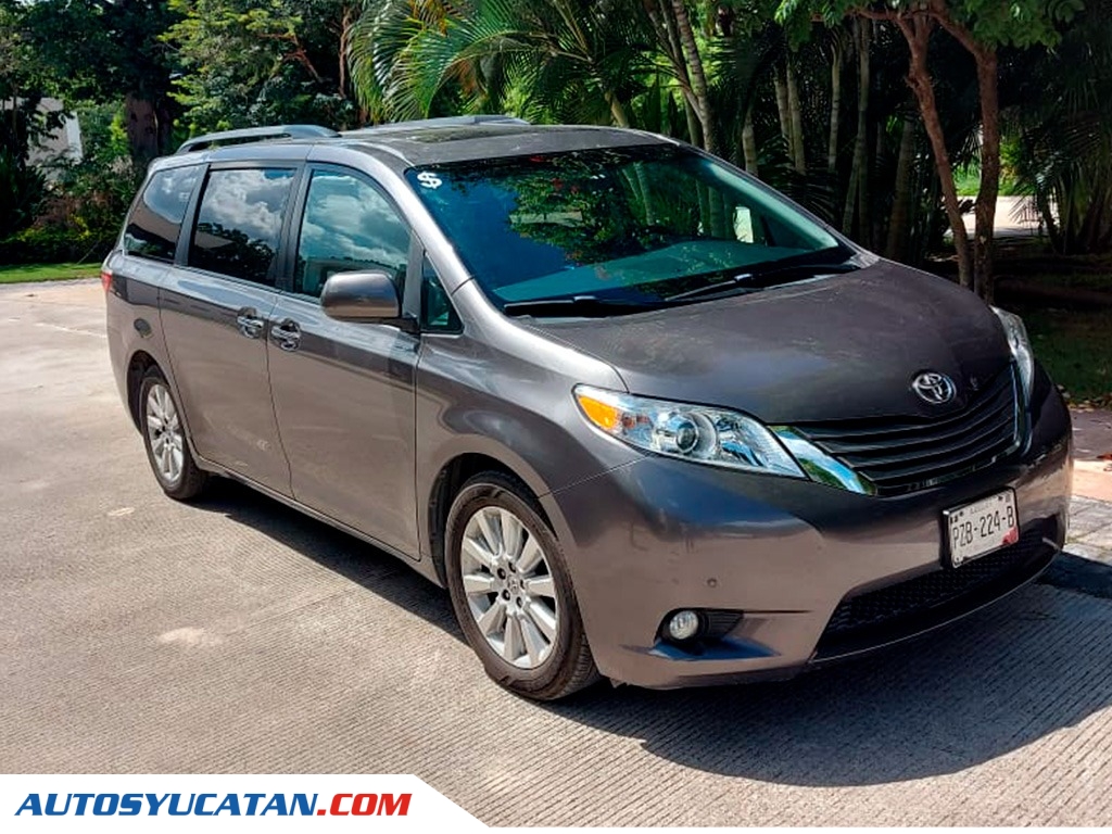 Toyota Sienna XLE 2016
