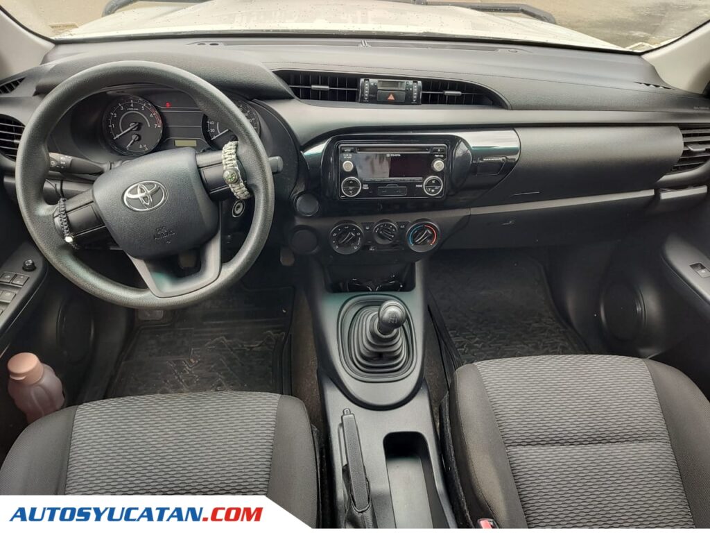 Toyota Hilux SR 2017