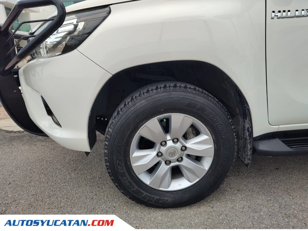 Toyota Hilux SR 2017